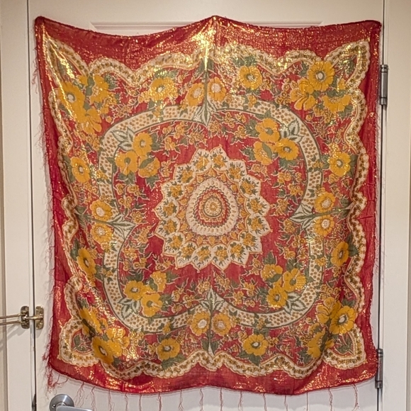 NWOT Beckwoman 36"x36" Indian Cotton Gold Metallic Floral Mandala Scarf - Picture 4 of 4